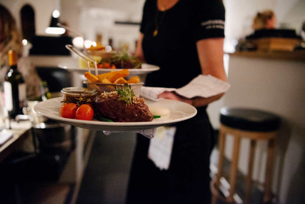 Raadhuskælderen servering mad